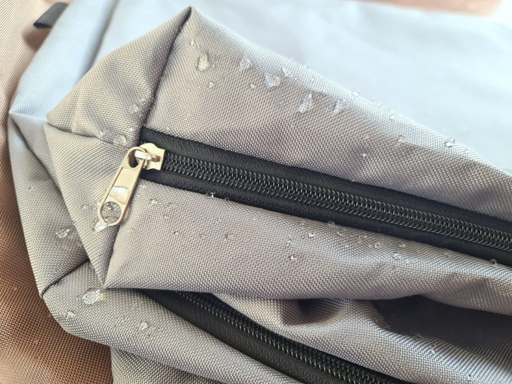 KryKas - pokrowiec szyty na wymiar z wodoodpornej tkaniny