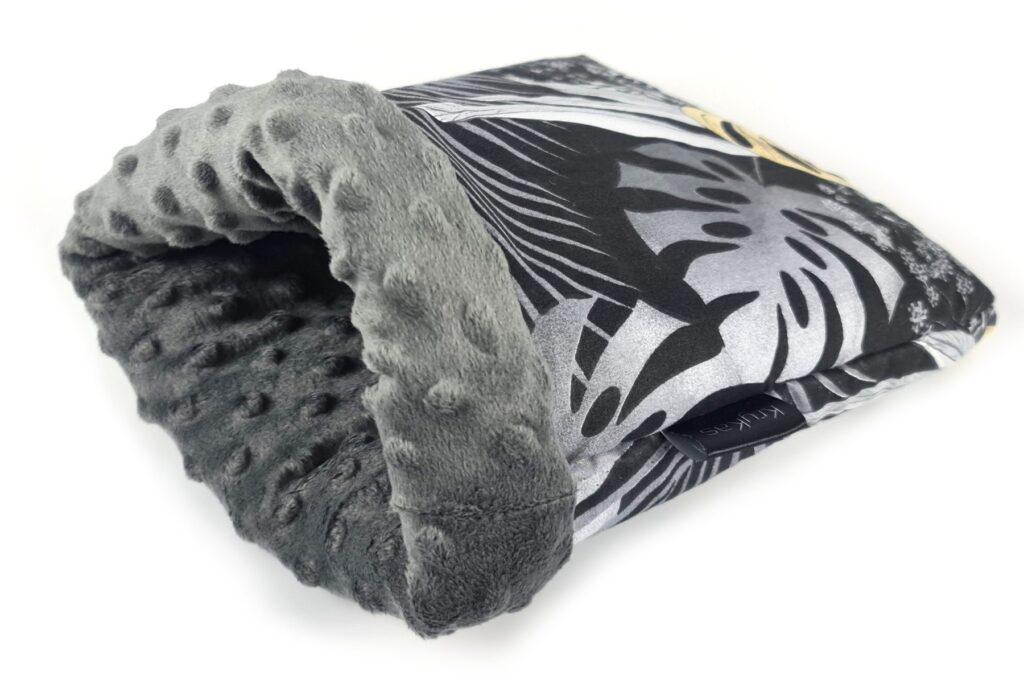 KryKas - legowisko norka dla gryzonia - domek z minky - czarna monstera