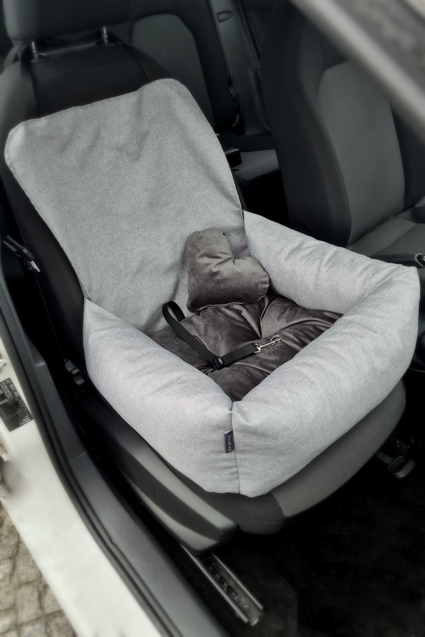 Fotelik dla psa do auta z osłoną oparcia- EXCLUSIVE Plus - obrazek 6