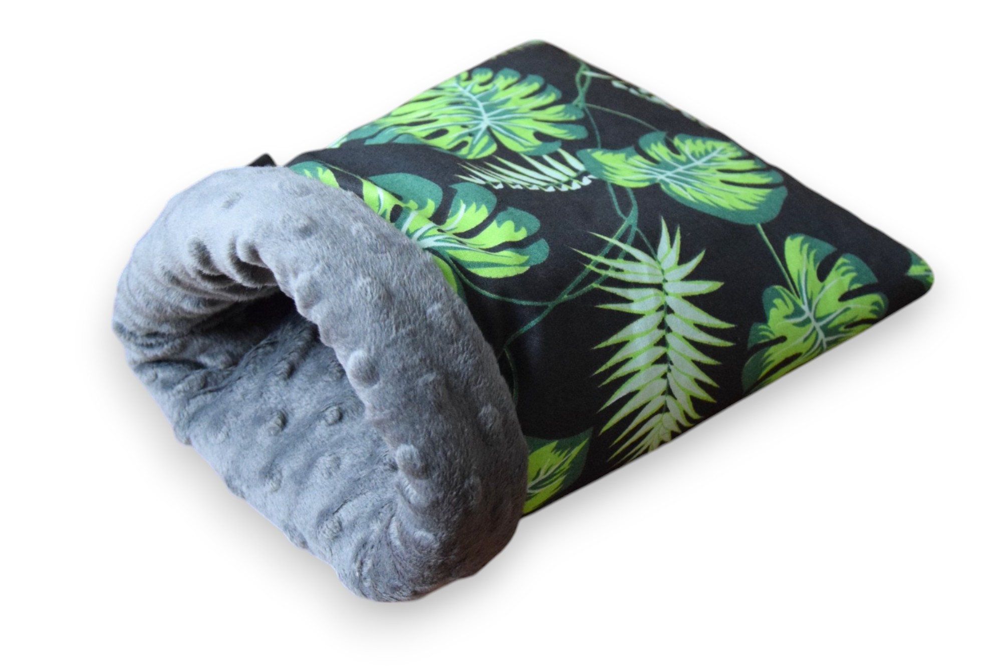 KryKas - legowisko norka dla gryzonia - domek z minky - zielona monstera